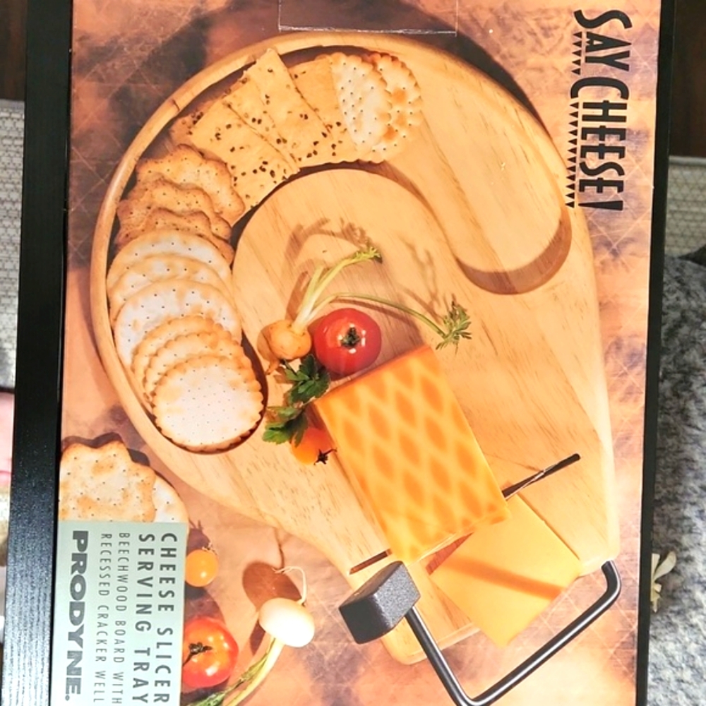Say Cheese, beechwood cheese board with slicer, perfect for cheese n crackers